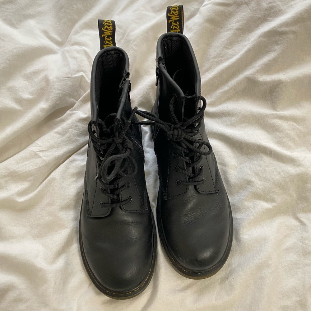 doc martens classic boots / dr martens